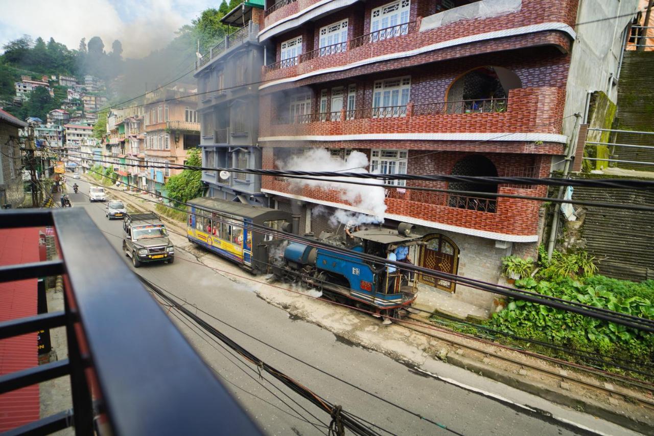 Hotel Hill Queen Near Sherpa Gumba Darjeeling Mall 5 Min Couple Friendly エクステリア 写真